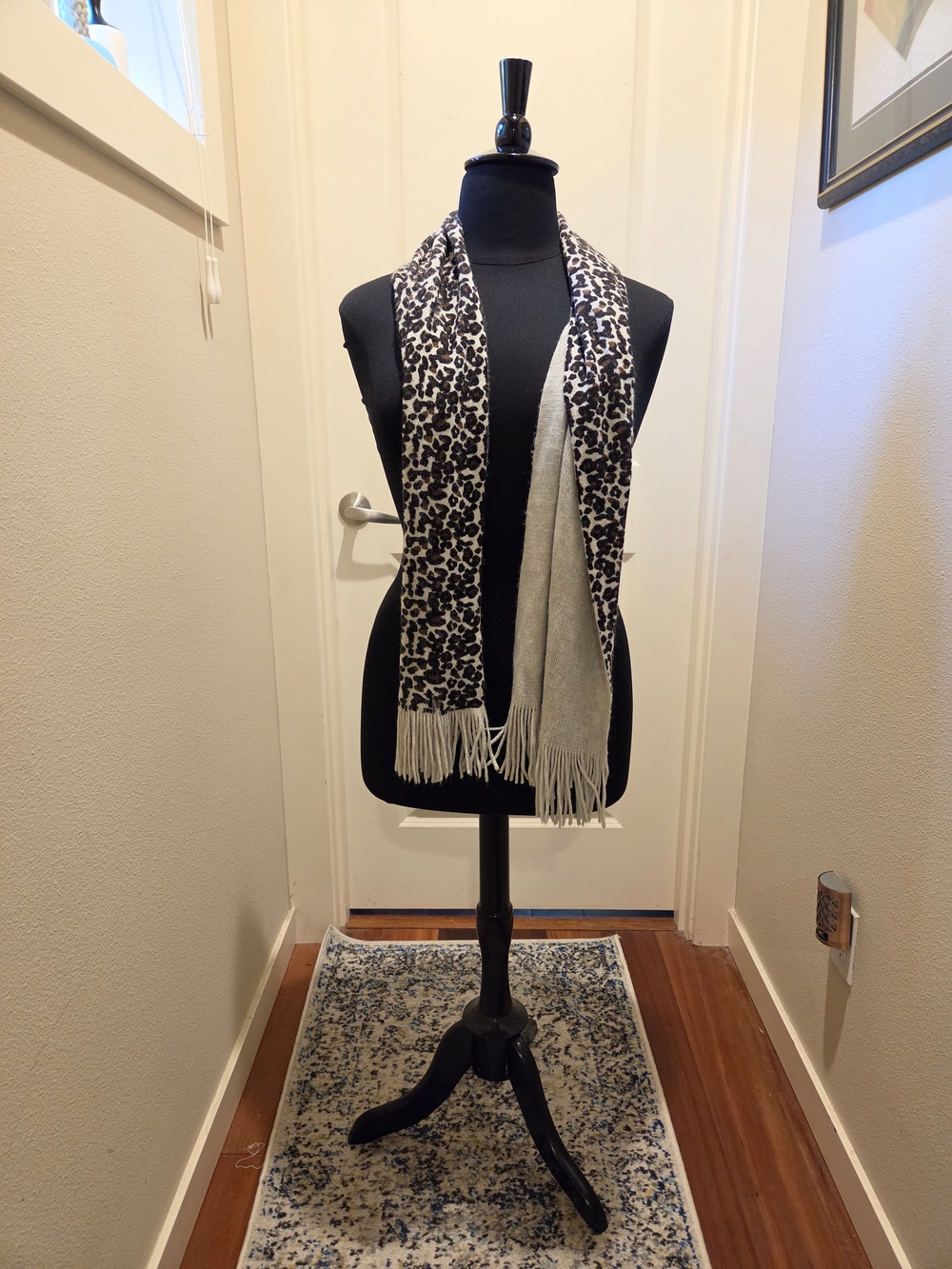 Reversible Leopard Print Fringe Scarf - Black & Cream